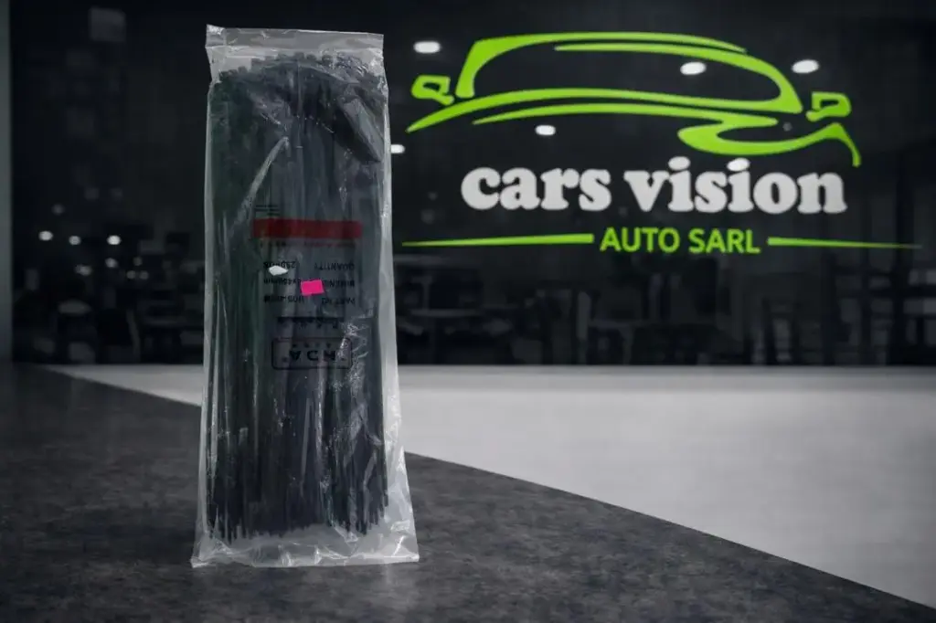 COLLIER EN PLASTIQUE LONG 