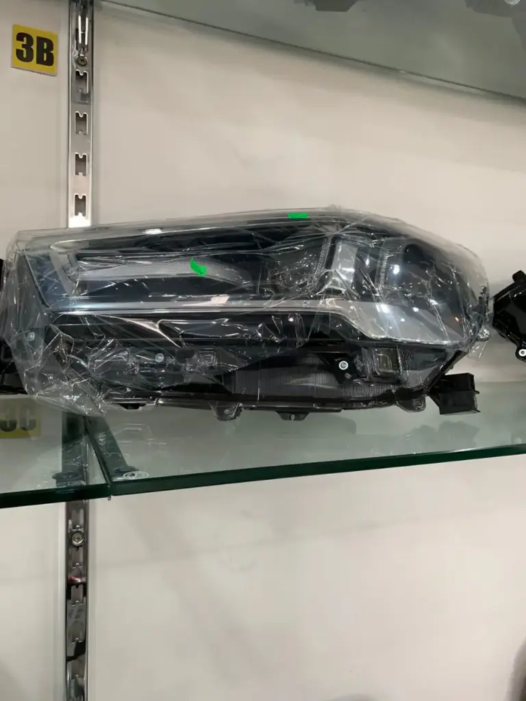 PHARE HILUX REVO  2021-2024